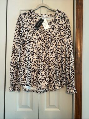 Women’s blouse. Nice material